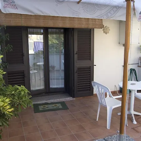 Alojamento de Acomodação e Pequeno-almoço Cactus Giardini Naxos